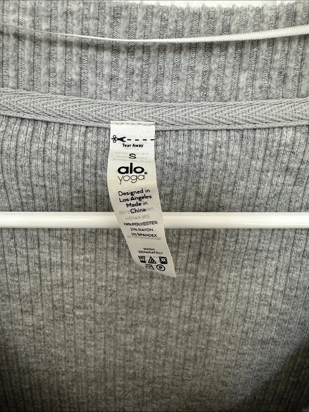 ALO Yoga Grey Ribbed V-Neck Cropped Sweatshirt